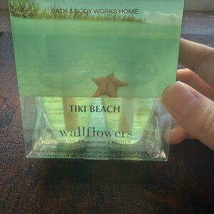 Bath & Body Works Tiki Beach Wallflowers - Soothing Green